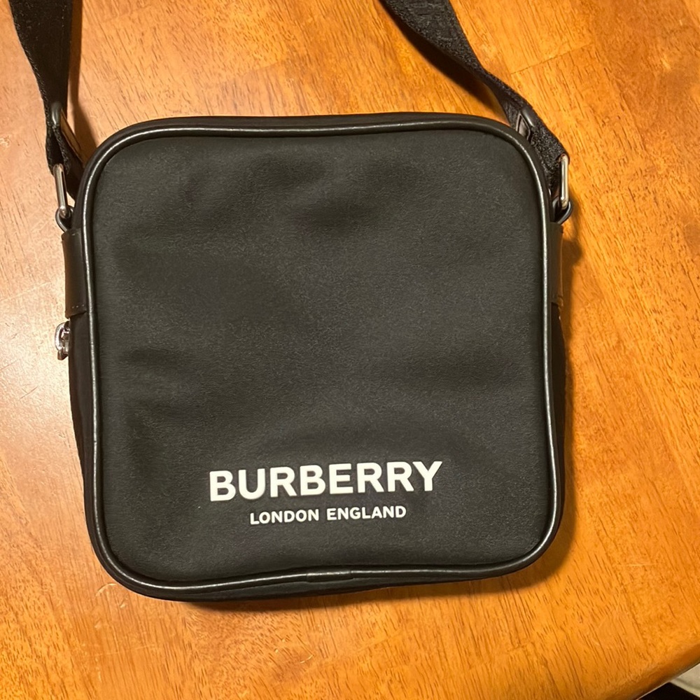 Brand new Burberry bag from sacks 5th-%100 authentic-quality material-never worn